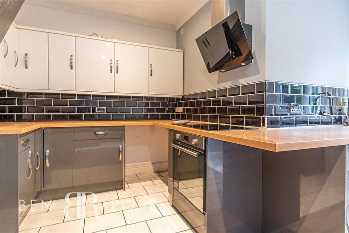 2 Bedroom End Of Terrace House For Sale In Cross Street, Leyland, PR25