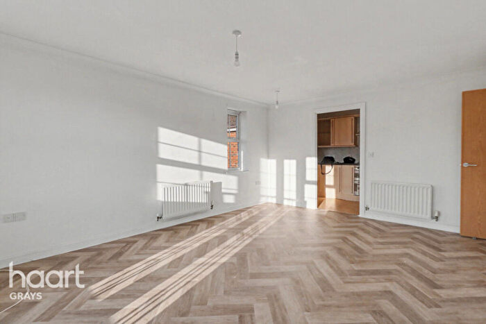 2 Bedroom Flat For Sale In Harper Close, Grays, RM16