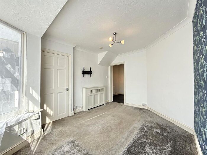 2 Bedroom Terraced House For Sale In Briseham Close, Brixham, TQ5