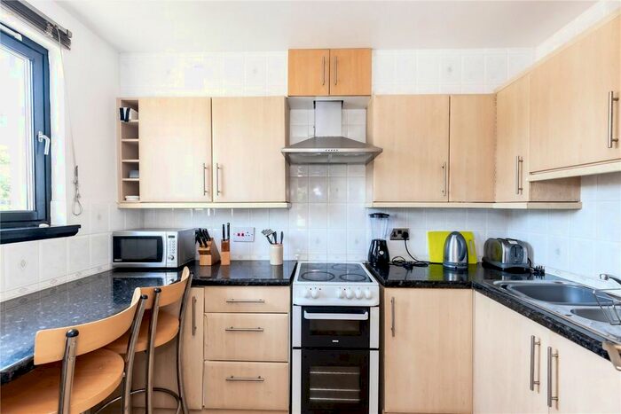 2 Bedroom Flat To Rent In Headland Court, Aberdeen, AB10
