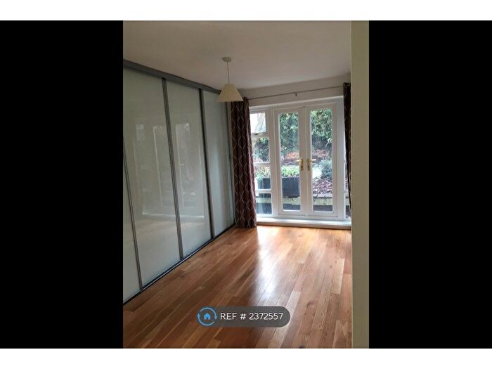 2 Bedroom Flat To Rent In Louisville Road, London, SW17