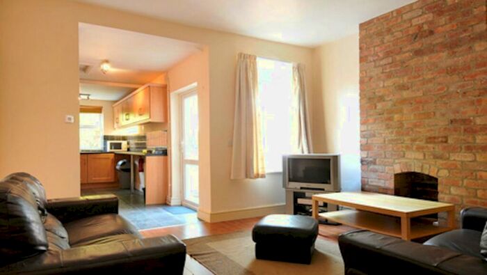 5 Bedroom House To Rent In Gloucester Avenue (Pp), NG7