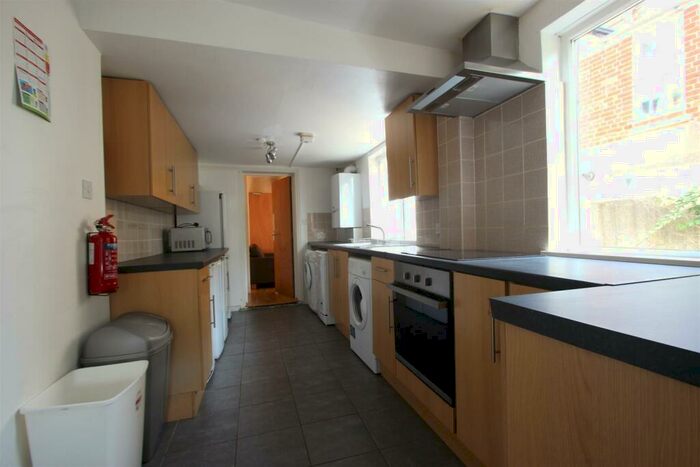 5 Bedroom House To Rent In Charles Street, Cowley, OX4