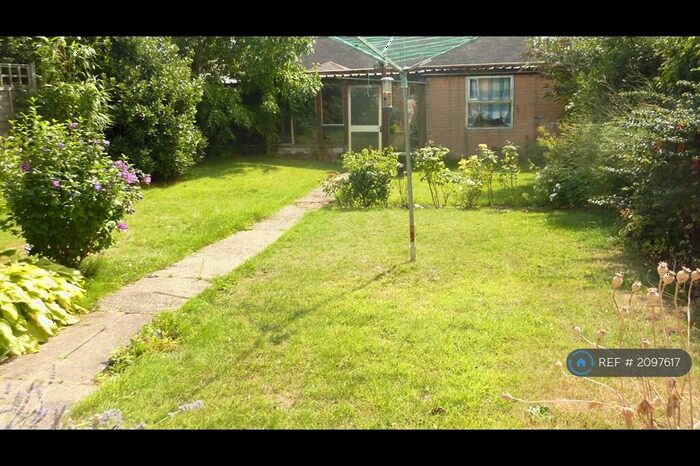 4 Bedroom Semi-Detached House To Rent In Hemmingfield Crescent, Worksop, S81