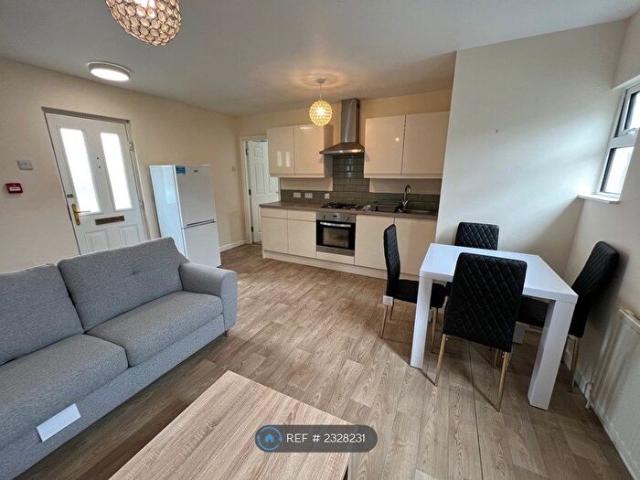 2 Bedroom Flat To Rent In Mount Wise, Newquay, TR7