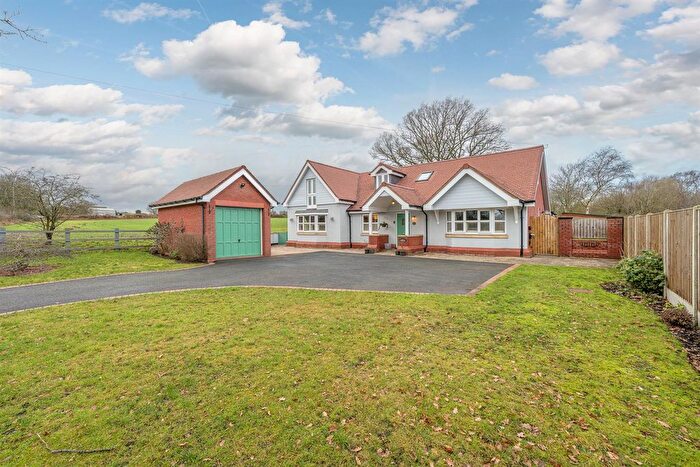 5 Bedroom Detached House For Sale In Beehive Bungalow, Sugar Loaf Lane, Iverley, DY7