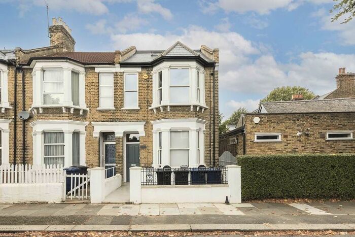 2 Bedroom Flat To Rent In Leythe Road, London, W3