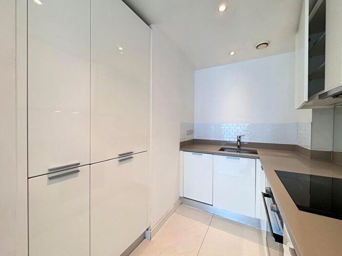 1 Bedroom Flat To Rent In Cardinal Building, High Village Point, Station Approach, Hayes, UB3