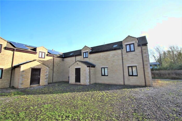 2 Bedroom Flat To Rent In Sodom Lane, Dauntsey, Chippenham, SN15