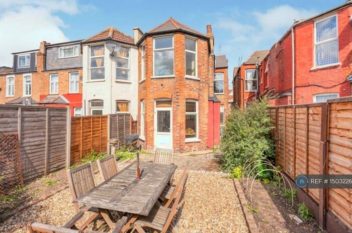 1 Bedroom Flat To Rent In Arcadian Gardens, London, N22