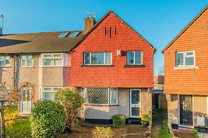 3 Bedroom Semi Detached House For Sale In Augusta Road, Twickenham, TW2