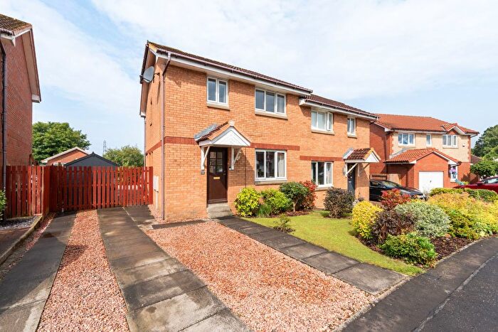 3 Bedroom Semi Detached House For Sale In North Larches, Dunfermline, KY11