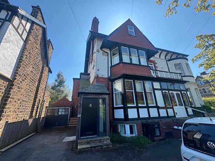 2 Bedroom Apartment To Rent In South Drive, Harrogate, HG2