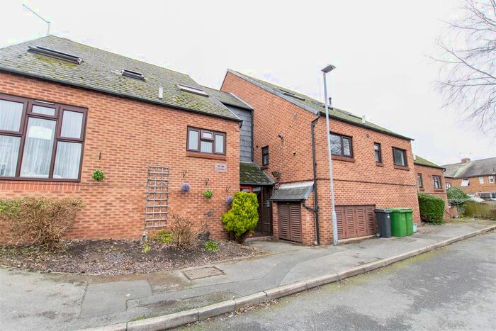 2 Bedroom Flat To Rent In Hooton Road, Carlton, Nottingham NG4