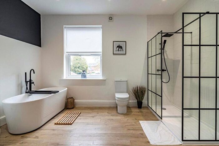 3 Bedroom Apartment To Rent In Woodborough Road, Nottingham, Nottinghamshire, NG3