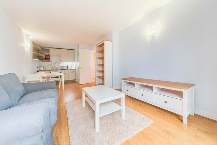 1 Bedroom Flat To Rent In Idaho Building, Deals Gateway, London SE13
