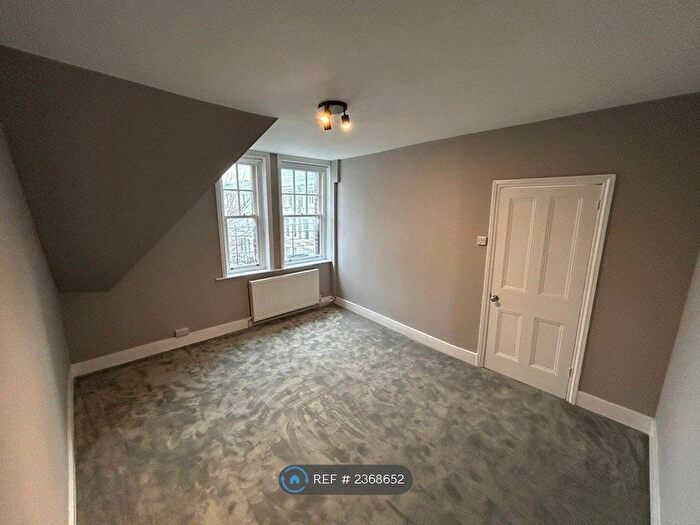 1 Bedroom Flat To Rent In Vereker Road, London, W14