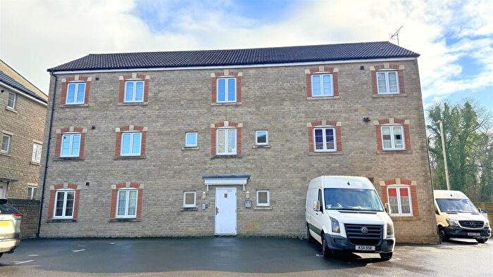 2 Bedroom Flat For Sale In Ellworthy Court, Frome, BA11