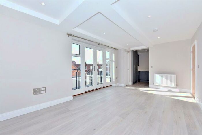 1 Bedroom Apartment To Rent In Regal House, Station Road, Marlow, Buckinghamshire, SL7