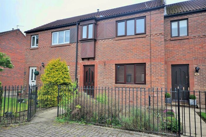 3 Bedroom Property To Rent In Vicarage Gardens, York, YO10