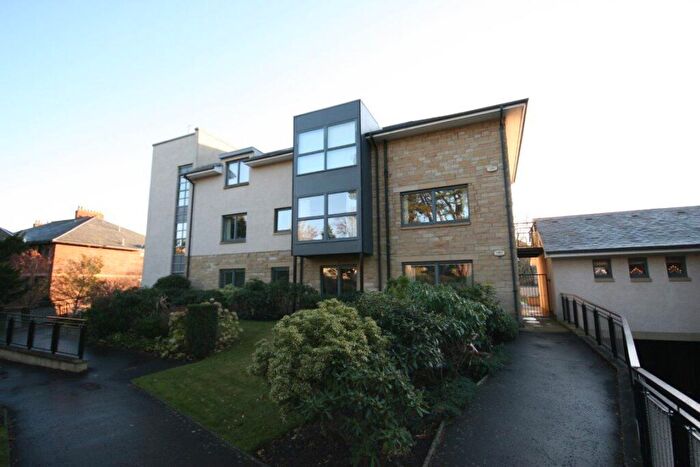 3 Bedroom Flat To Rent In South Oswald Road, Morningside, Edinburgh, EH9