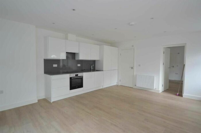 1 Bedroom Maisonette To Rent In Chipstead Valley Road, Coulsdon, CR5