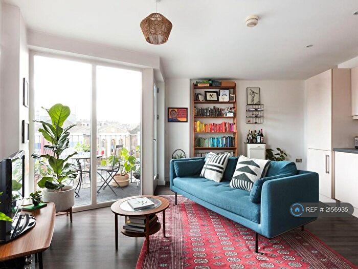 1 Bedroom Flat To Rent In King George Court, London, SE5