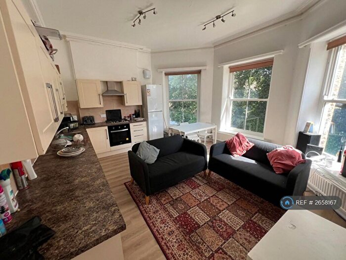 5 Bedroom Flat To Rent In Broomhall Road, Sheffield, S10