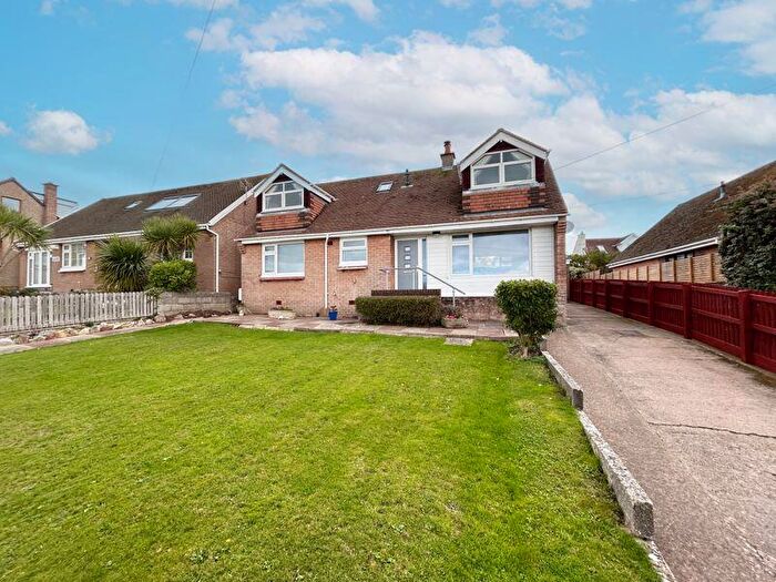 3 Bedroom Detached Bungalow For Sale In Rockfield Drive, Deganwy, LL30