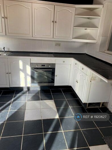 3 Bedroom Semi-Detached House To Rent In Durham Road, Dunscroft, Doncaster, DN7