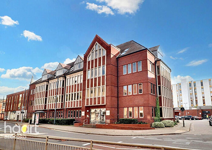 2 Bedroom Apartment For Sale In Horne Lane, Bedford, MK40