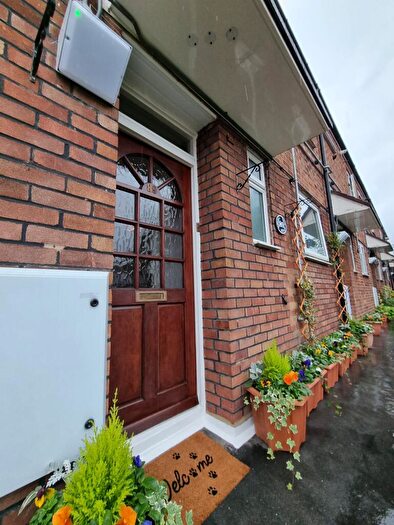 2 Bedroom Maisonette For Sale In Essex Close, London, E17