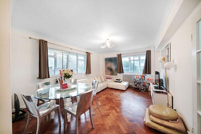 2 Bedroom Flat For Sale In Reynolds House, Wellington Road, NW8