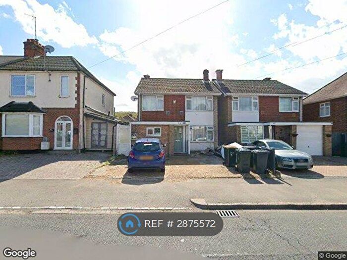 5 Bedroom Detached House To Rent In Luton Road, Dunstable, LU5