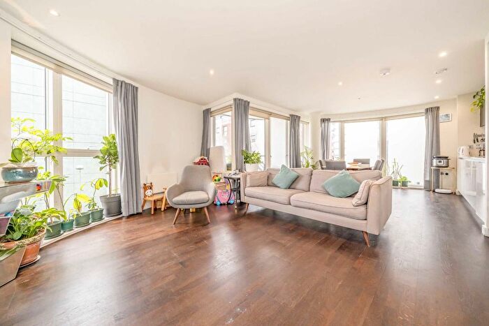 2 Bedroom Flat For Sale In Pump House Crescent, Brentford, TW8