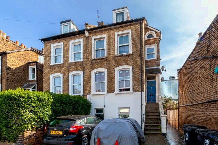 1 Bedroom Flat To Rent In Ravensbourne Road, London, SE6