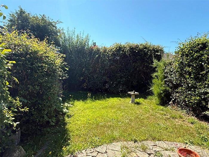 2 Bedroom Bungalow For Sale In Swallow Drive, Milford On Sea, Lymington, Hampshire, SO41