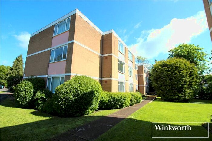 2 Bedroom Flat To Rent In Boreham Holt, Elstree, Borehamwood, Hertfordshire, WD6