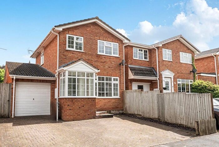 3 Bedroom Property For Sale In Gatehouse Close, Cullompton, EX15