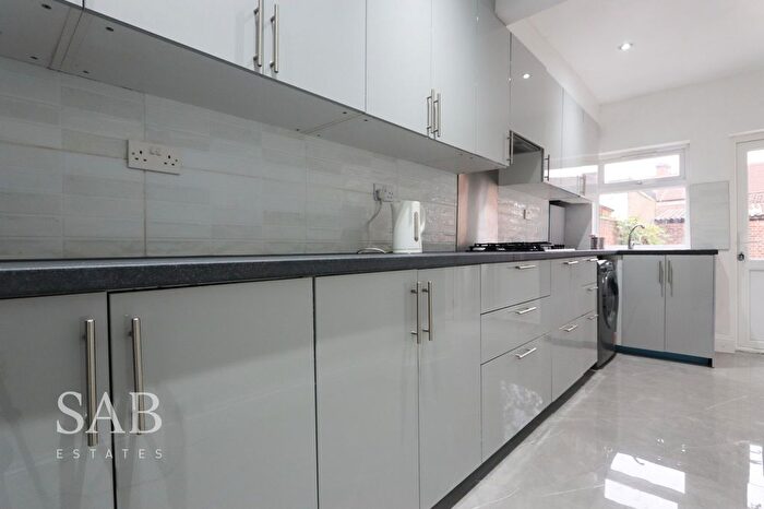 4 Bedroom Terraced House To Rent In Evelyn Grove, Southall, UB1