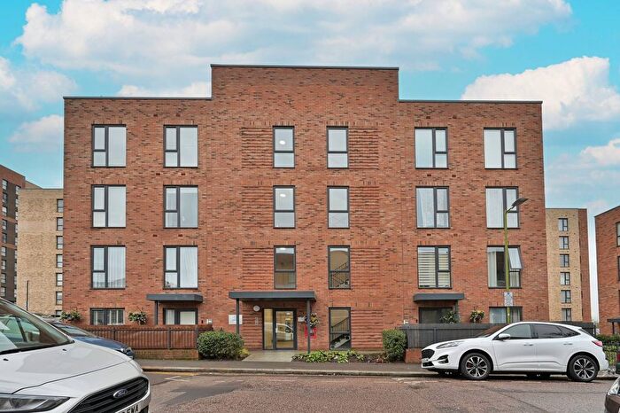 1 Bedroom Flat For Sale In Cooke House, Watford, WD18