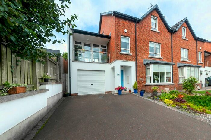 4 Bedroom Town House For Sale In Lakeview Manor, Newtownards, County Down, BT23