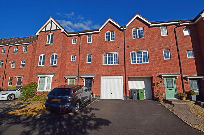 4 Bedroom Terraced House For Sale In Marlgrove Court, Marlbrook, Bromsgrove, Worcestershire, B61