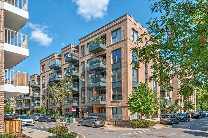 1 Bedroom Flat For Sale In Fairbourne Road, London, SW4