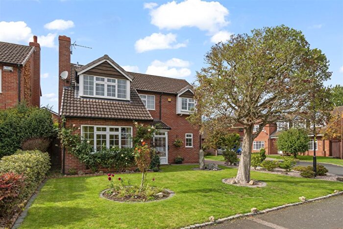 4 Bedroom Detached House For Sale In Vixen Close, Sutton Coldfield, B76