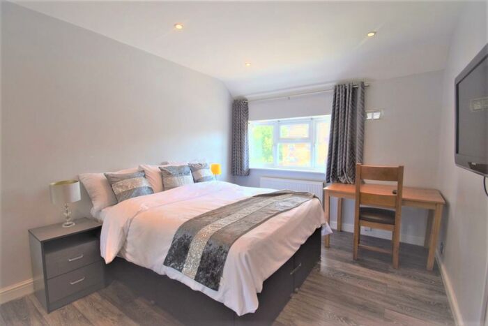 4 Bedroom Terraced House To Rent In Perpins Road London, SE9