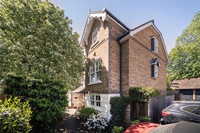 4 Bedroom Semi-Detached House For Sale In British Grove, London, W4