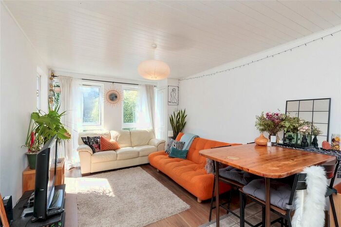 2 Bedroom Flat To Rent In Elia Street, London, N1