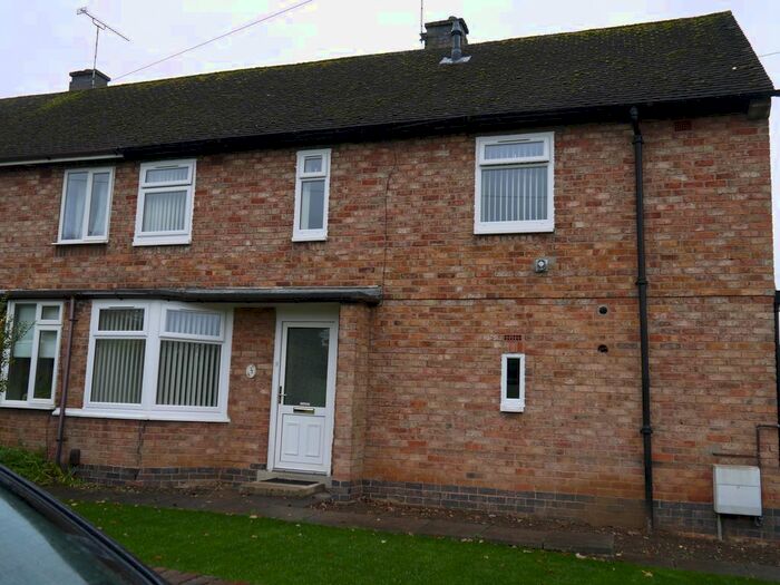 3 Bedroom Semi-Detached House To Rent In St Denys Road, Leicester, LE5