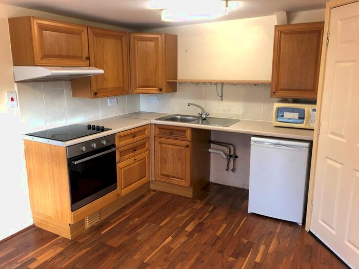 2 Bedroom Flat To Rent In Ropewalk, Fishguard SA65